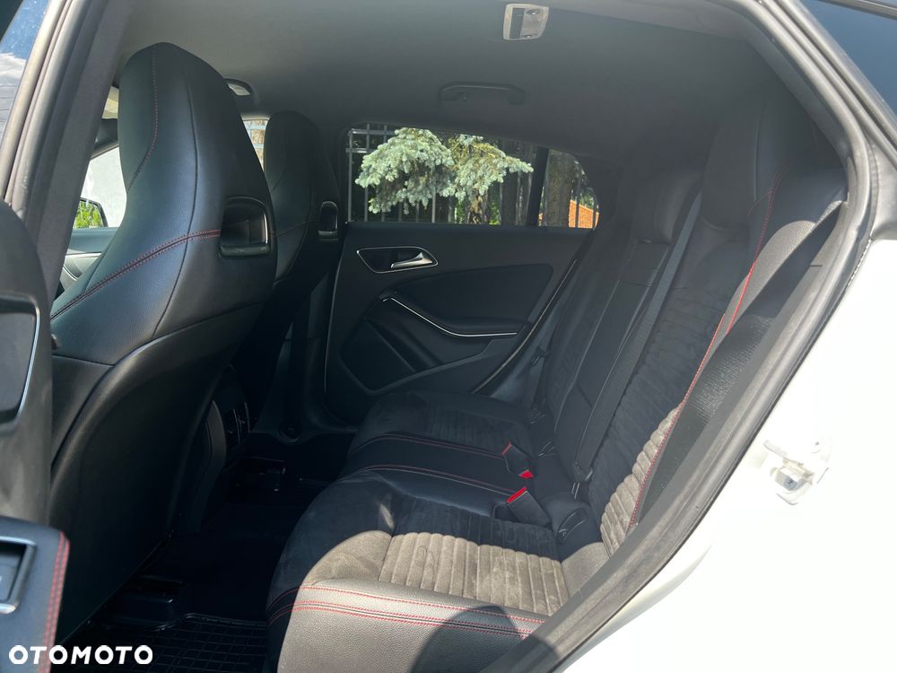 Mercedes-Benz CLA - 28