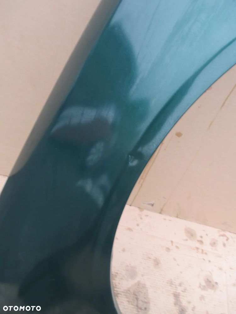 Błotnik prawy audi A4 B5 LC6P - 2