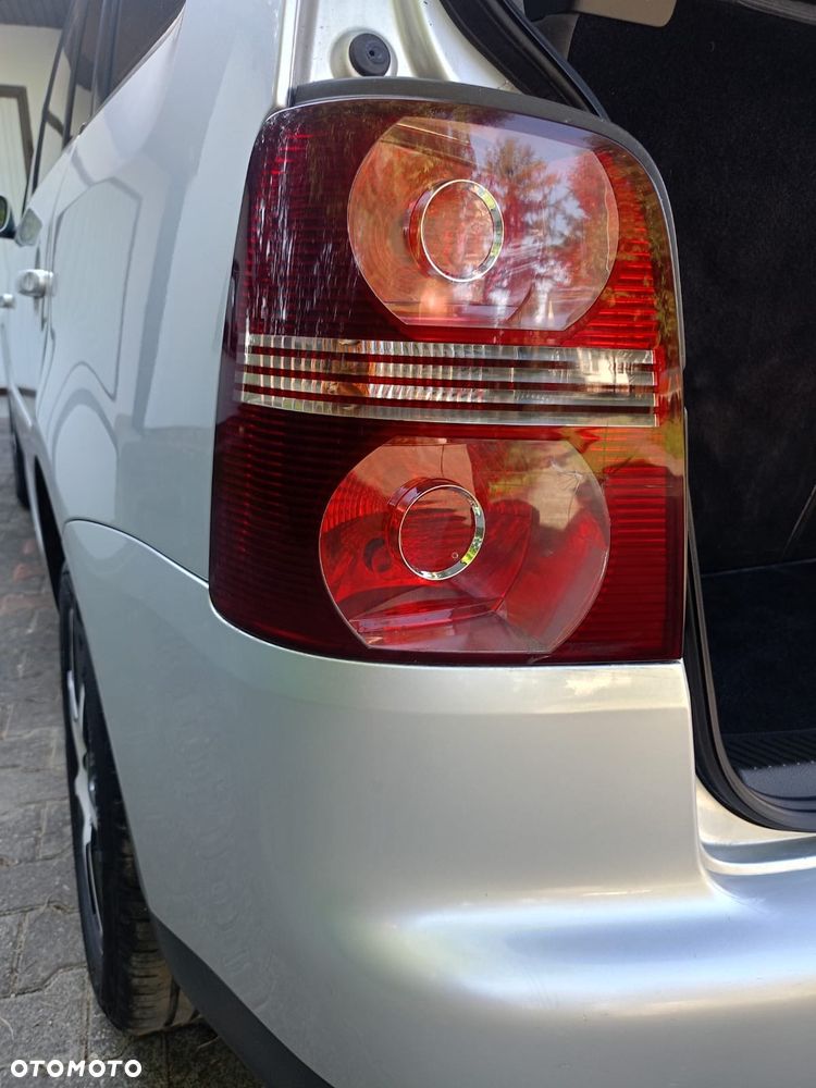 Volkswagen Touran - 9