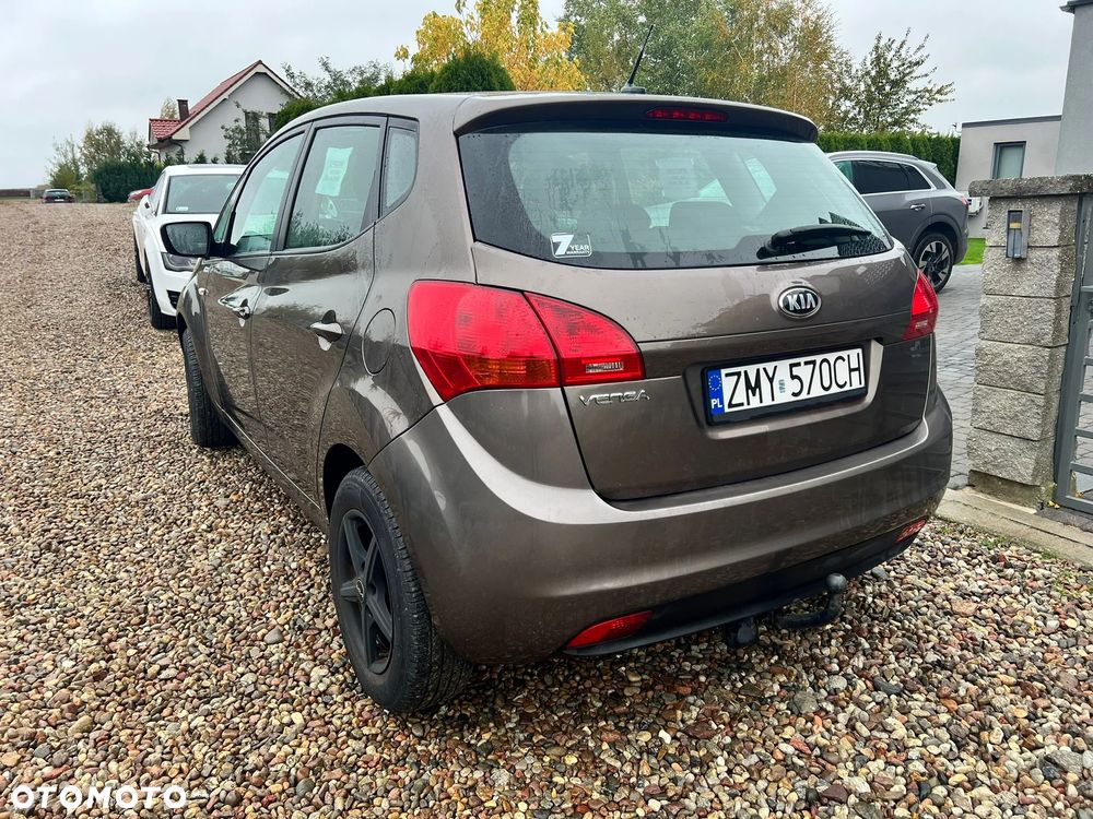 Kia Venga - 4