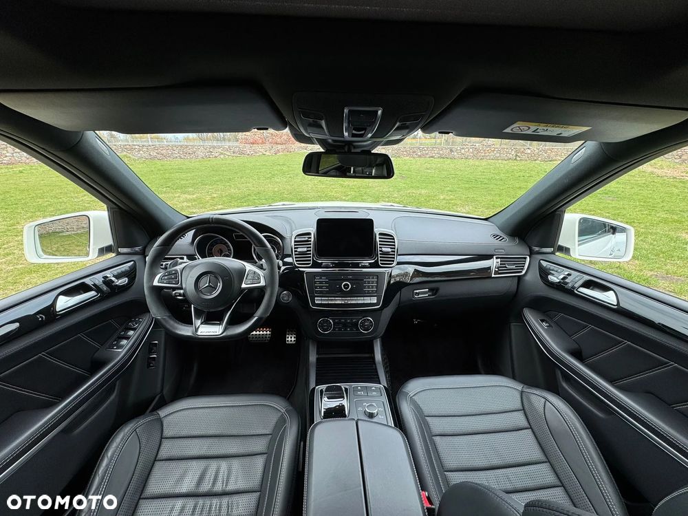 Mercedes-Benz GLS - 16