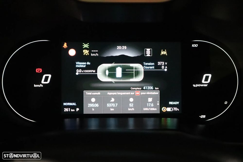 MG ZS EV 72.6 kWh Luxury - 32