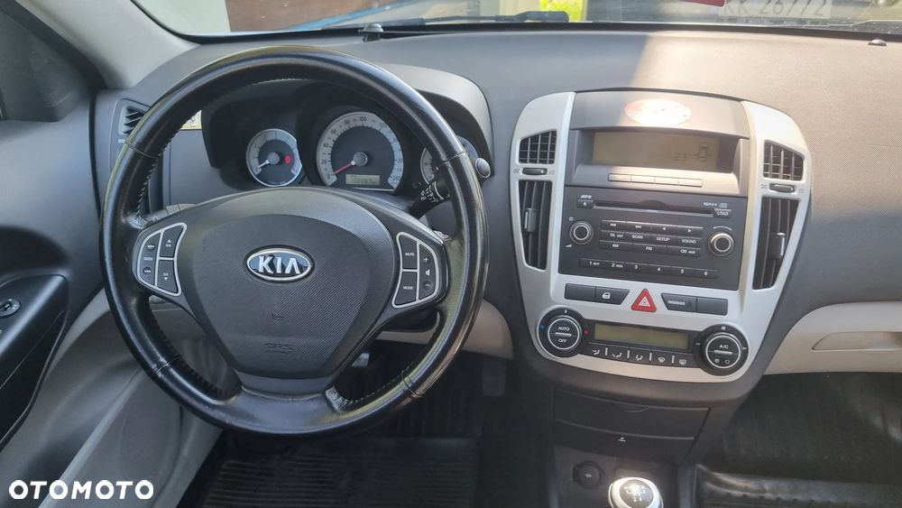 Kia Ceed - 23