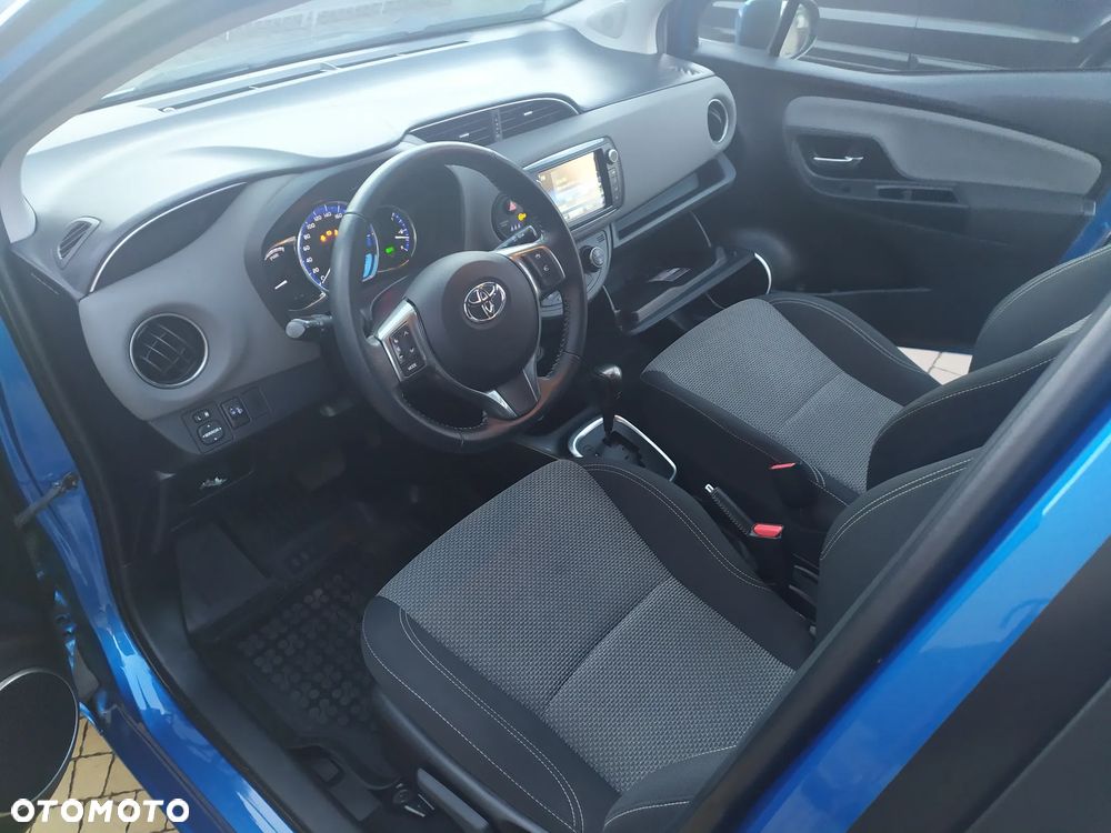Toyota Yaris Hybrid 100 Active EU6 - 13