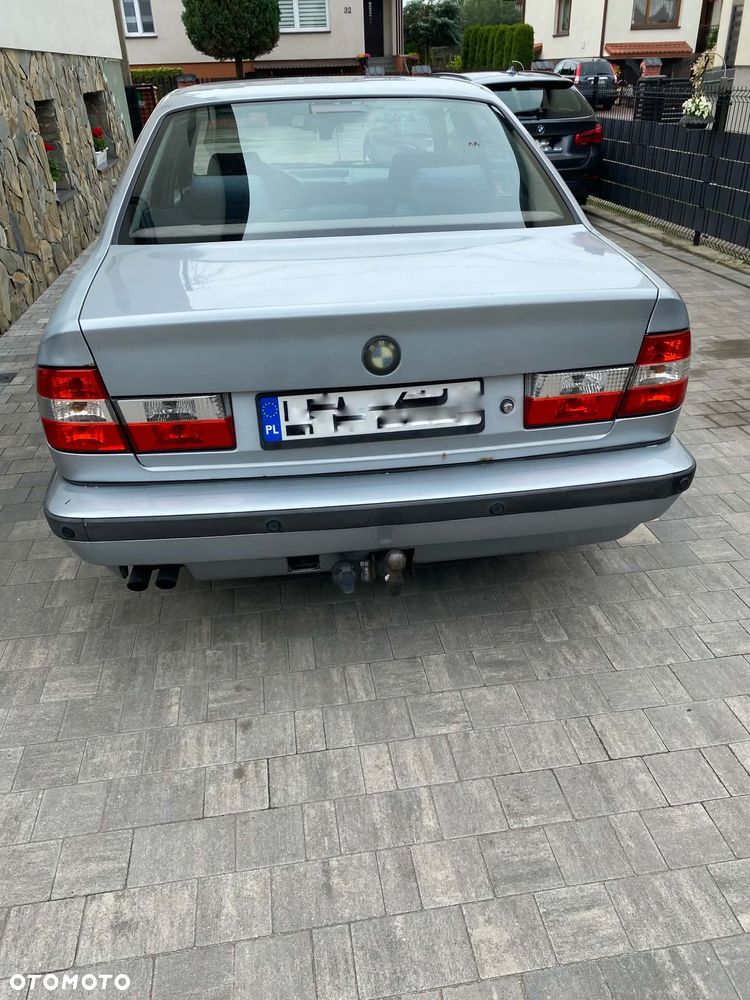 BMW Seria 5 525i - 2