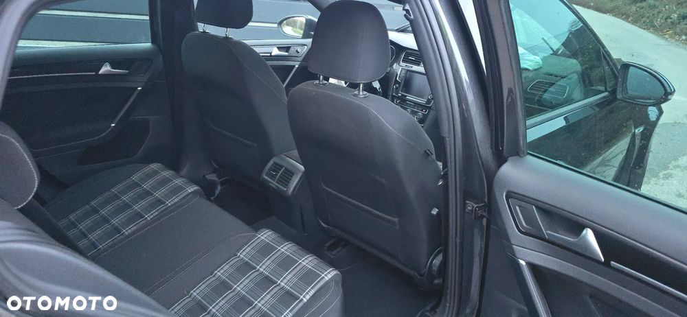 Volkswagen Golf GTD 2.0 TDI SCR DSG - 30