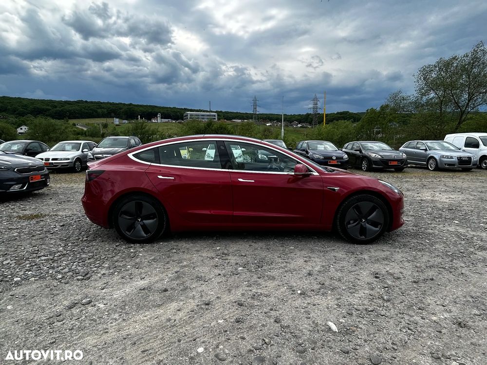Tesla Model 3 - 8