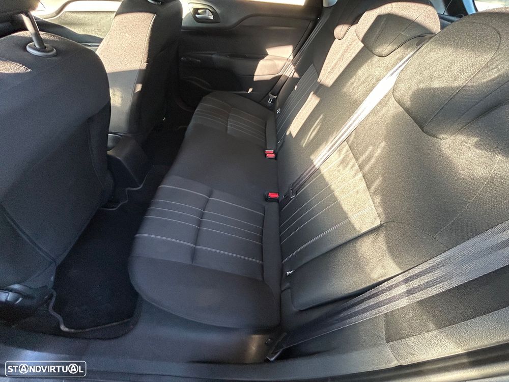 Citroën C4 1.2 PureTech Live - 23