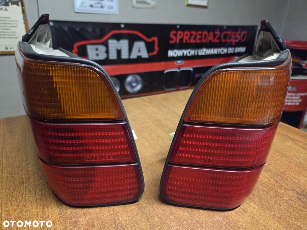 BMW E36 Sedan Lampy Tył Tylnie Oryginał BDB Stan Komplet Prawa Lewa - 4