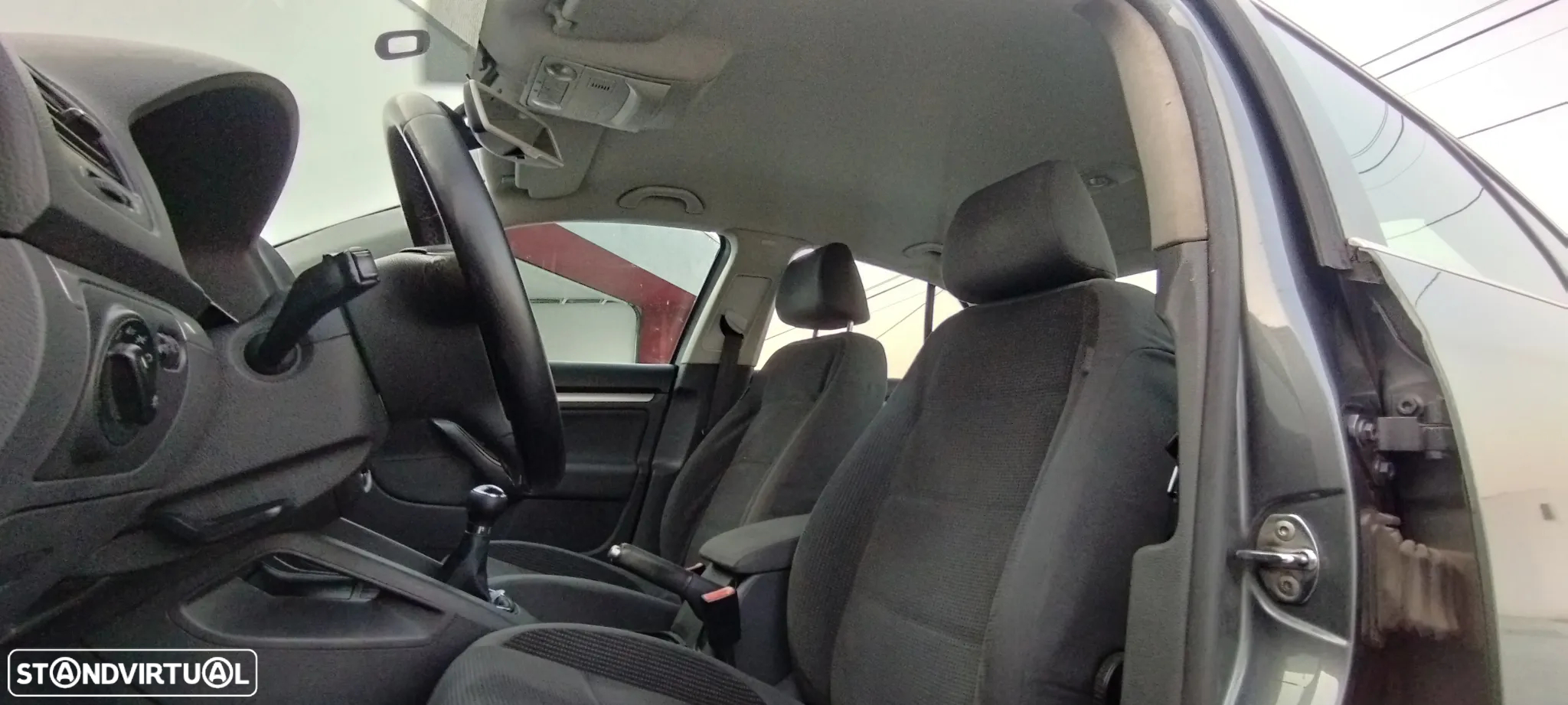 VW Jetta 1.9 TDi BlueM. Confortline - 13
