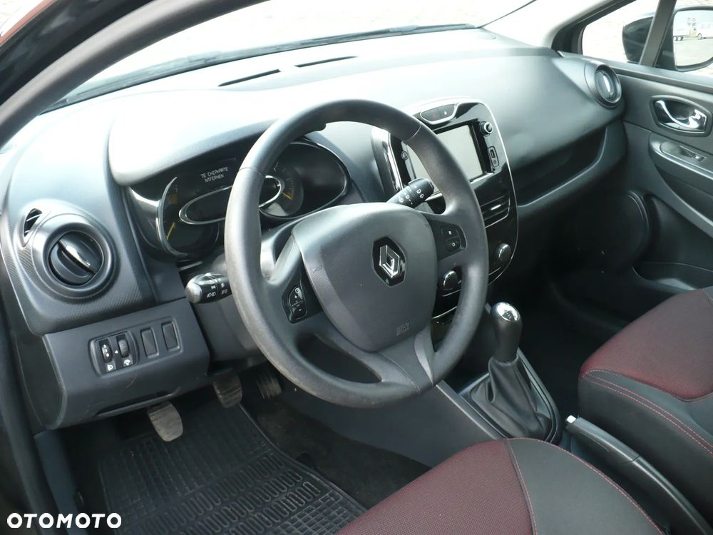 Renault Clio 1.2 16V 75 Start - 11
