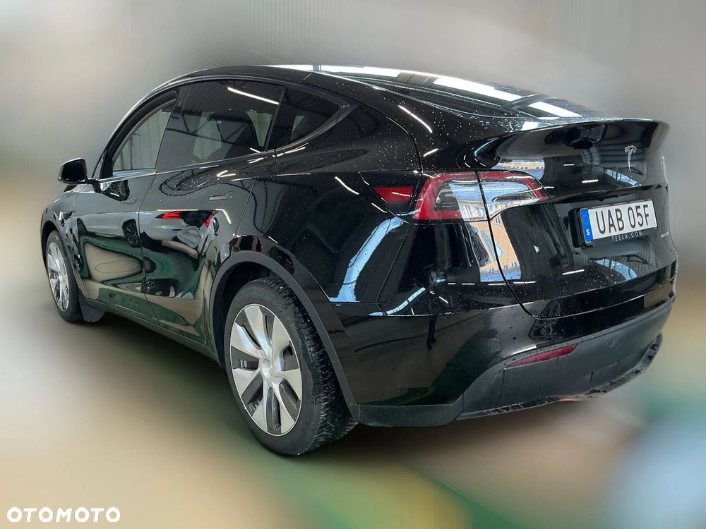 Tesla Model Y Long Range Dual Motor AWD - 5