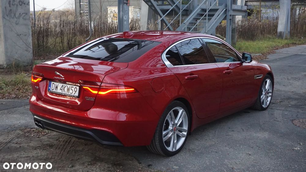 Jaguar XE 2.0 D180 S - 6