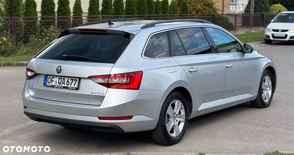 Skoda Superb 2.0 TDI DSG Sportline - 5