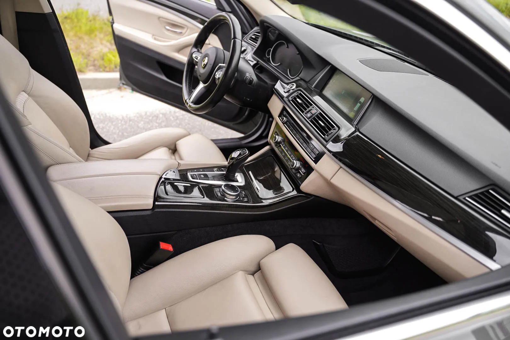 BMW Seria 5 535d xDrive - 28