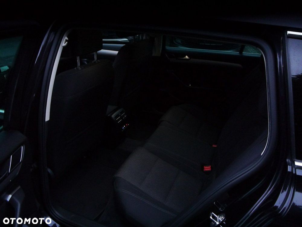 Volkswagen Passat Variant - 23
