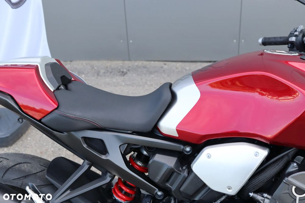 Honda CB - 16