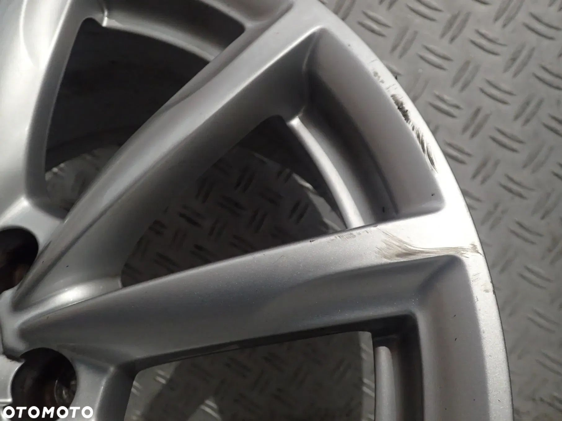 FELGA ALUMINIOWA AUDI A6 C6 8X18 ET 48 4F0601025CP - 2