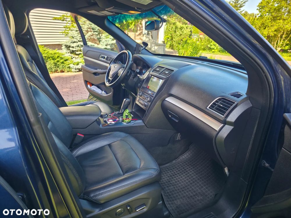 Ford Explorer - 14
