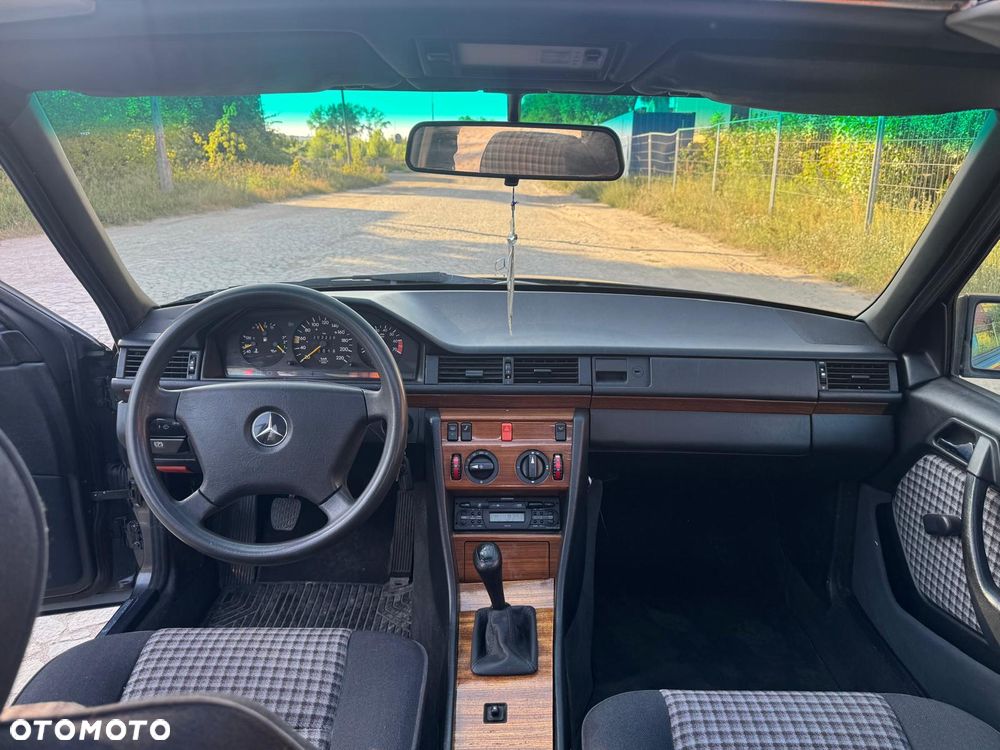 Mercedes-Benz W124 (1984-1993) - 20