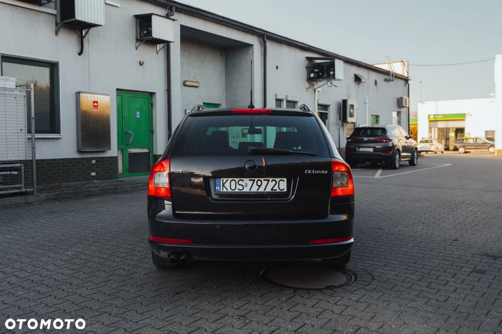 Skoda Octavia 2.0 TSI RS - 8