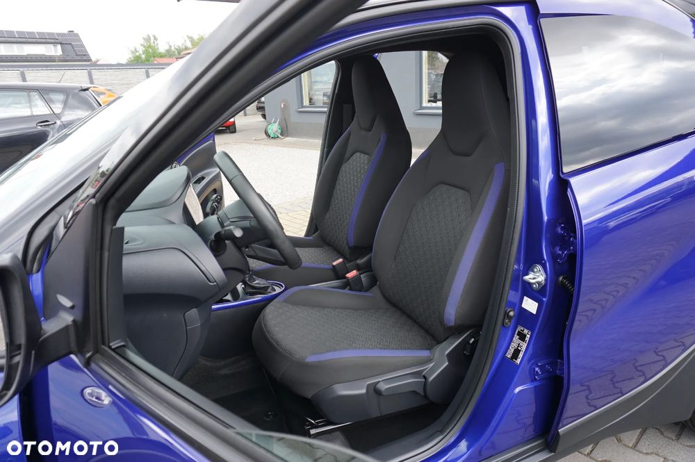 Toyota Aygo X x-shift x-play Team Deutschland - 22