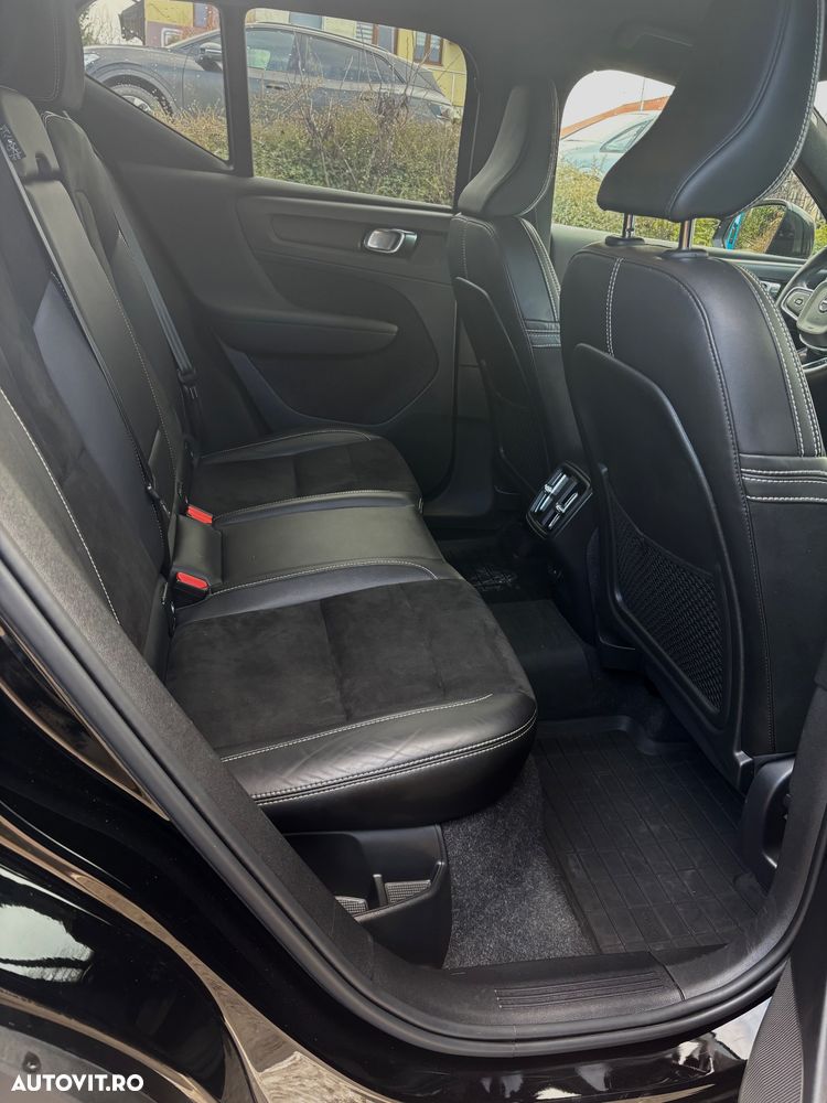 Volvo XC 40 B4 AT8 AWD Mild Hybrid R-Design - 13