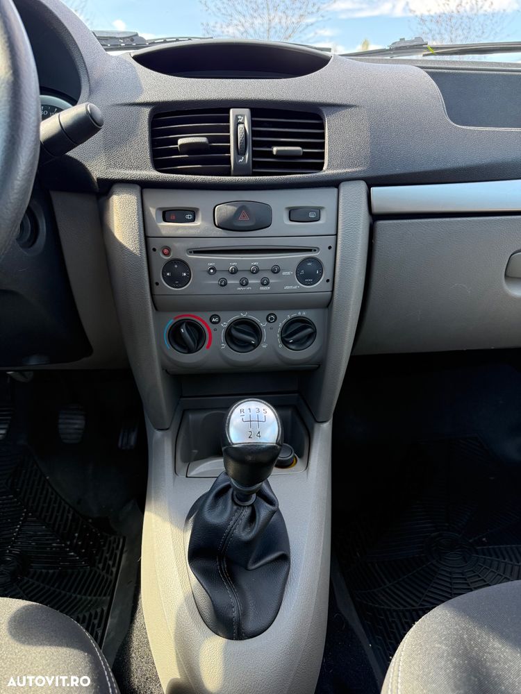 Renault Symbol 1.2 16V Prima - 11