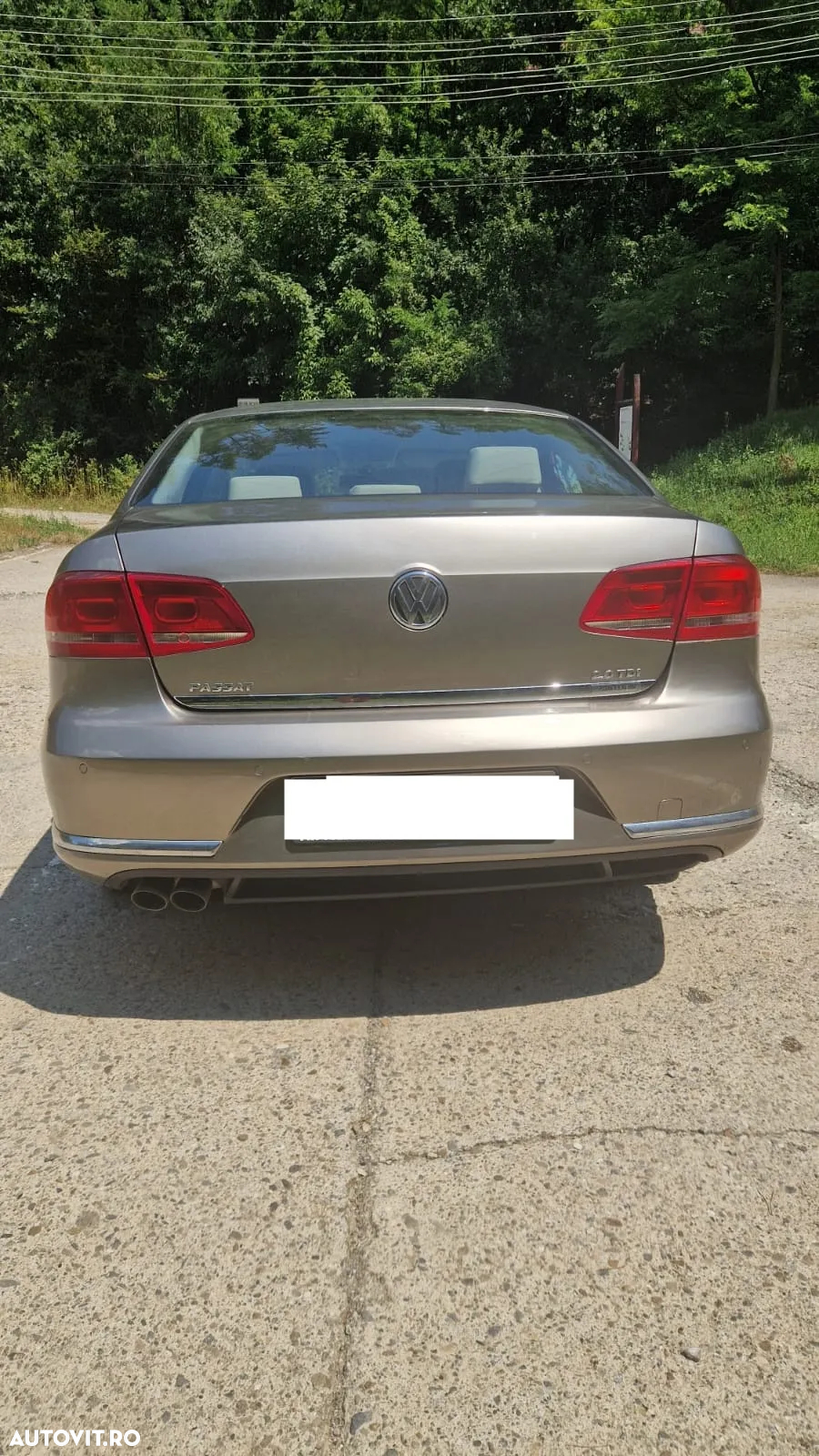 Volkswagen Passat - 2