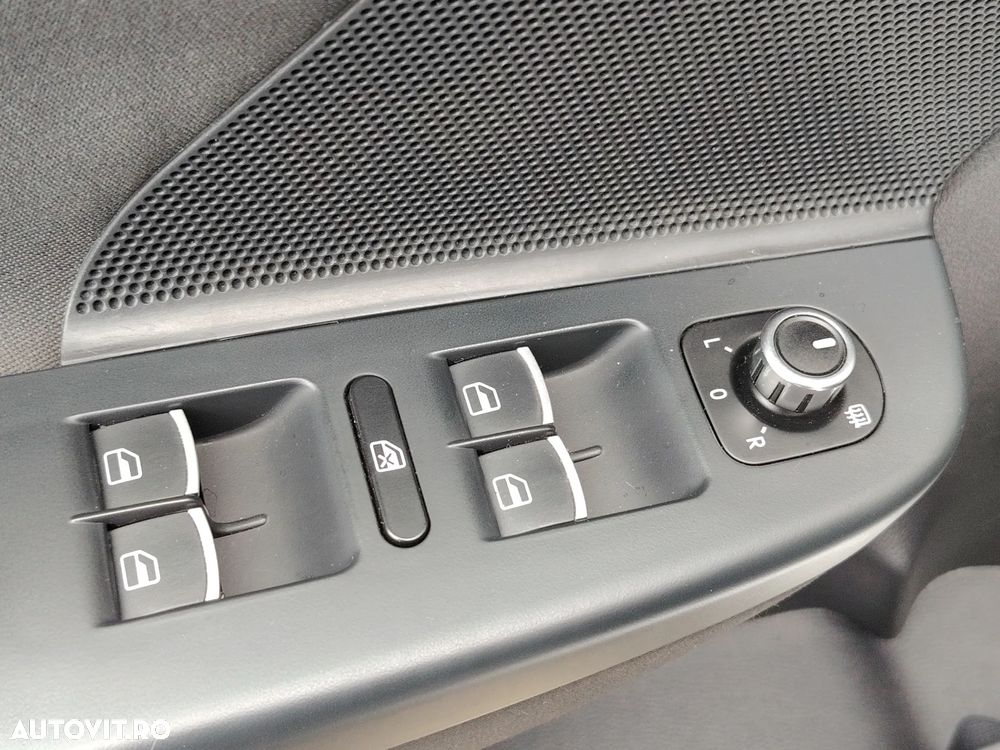 Volkswagen Golf - 28