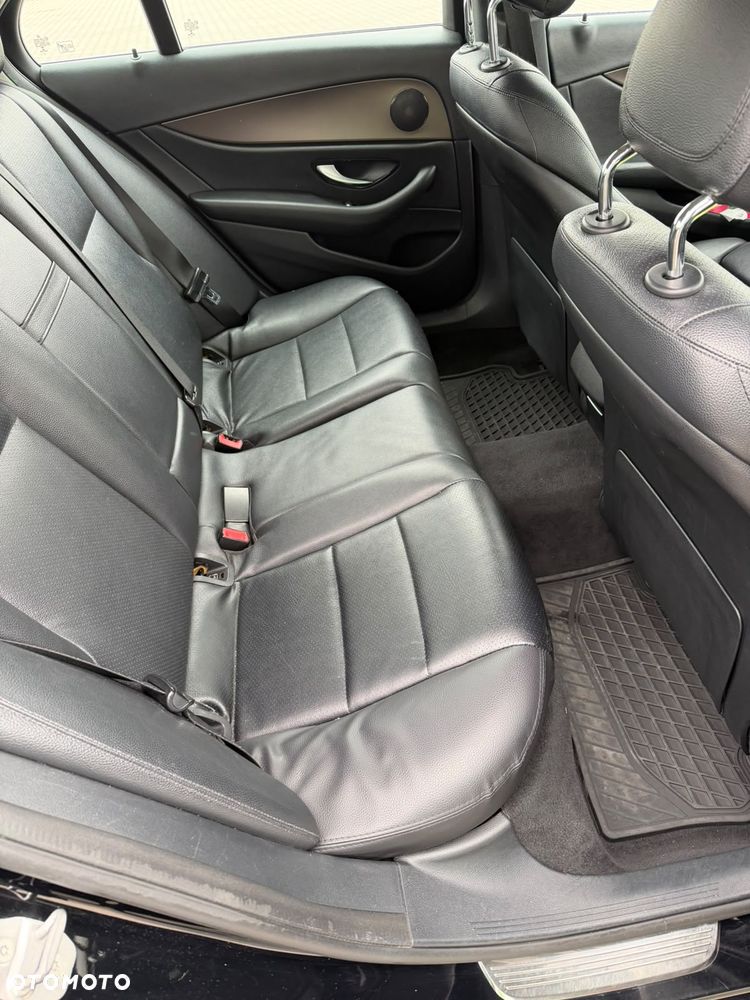 Mercedes-Benz Klasa E 200 d 9G-TRONIC - 13