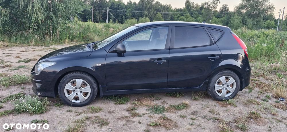 Hyundai i30 1.4 Base + - 4