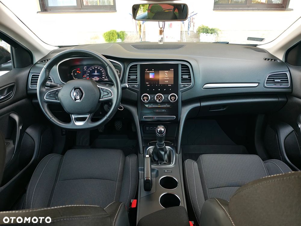 Renault Megane 1.5 Blue dCi Zen - 12