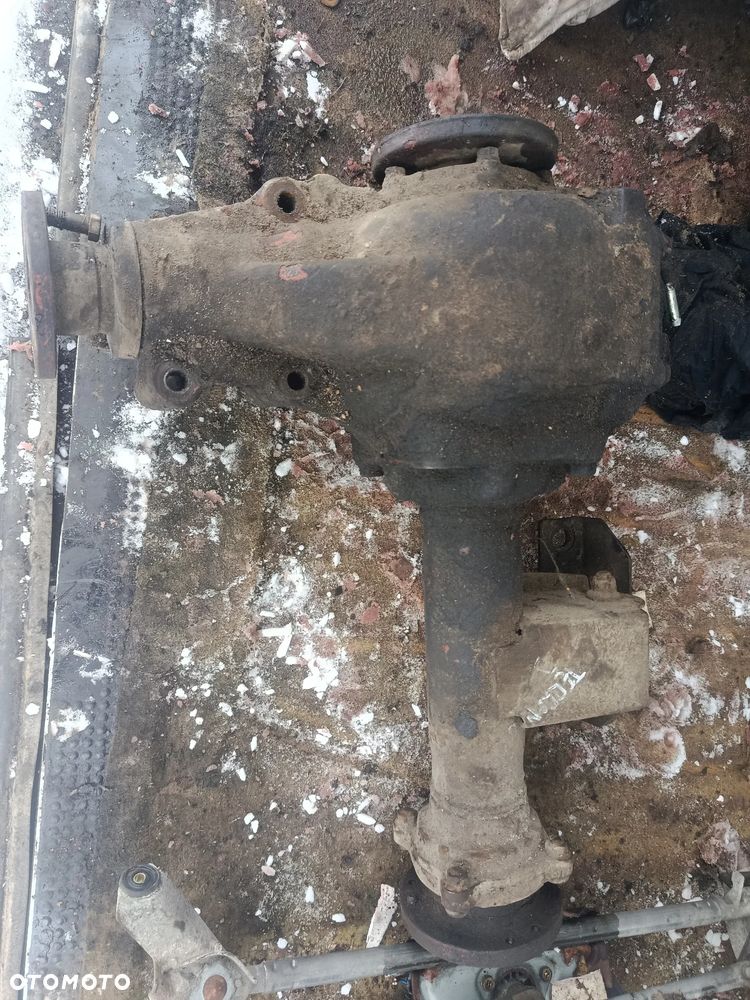 Most przód dyfer przedni Nissan Terrano 1 2.7 - 1