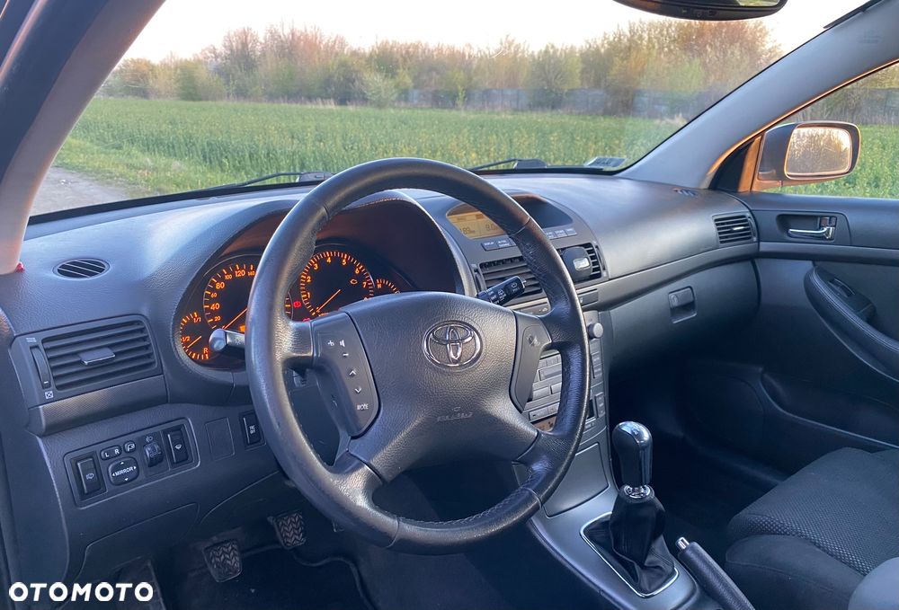 Toyota Avensis 1.8 VVT-i Sol - 18