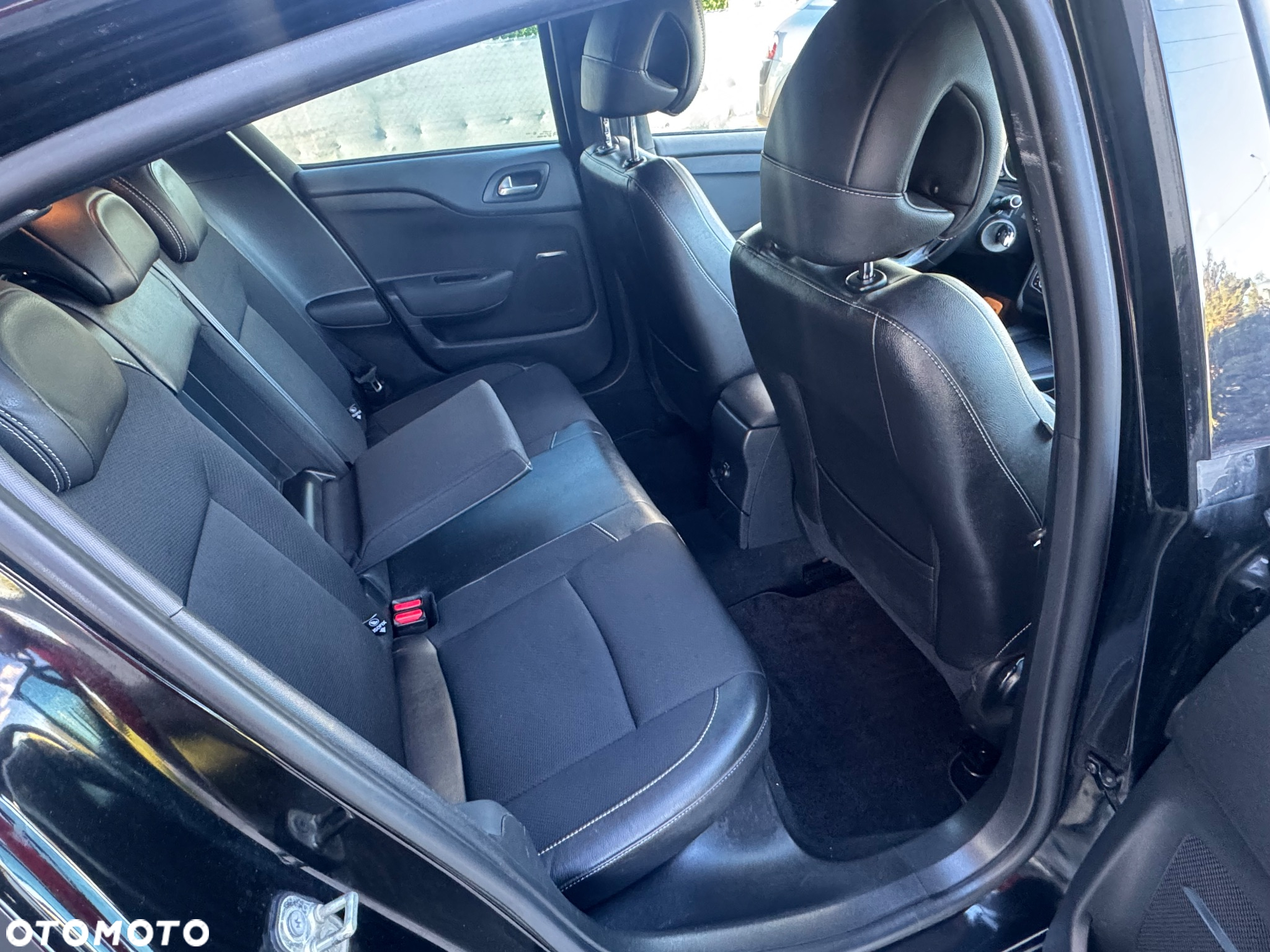 Citroën DS4 e-HDi 110 EGS6 SoChic - 15