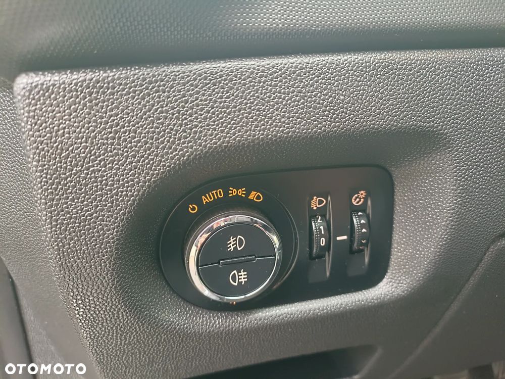 Opel Corsa 1.4 16V 150 Jahre - 19