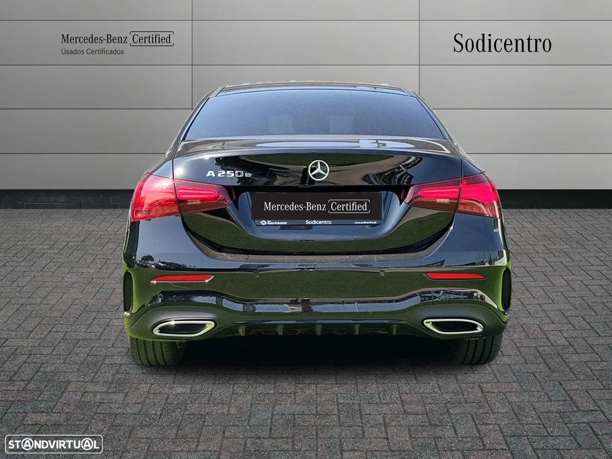 Mercedes-Benz A 250 Limousine e AMG Line - 6