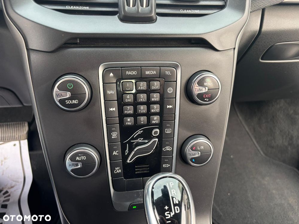 Volvo V40 D3 Geartronic RDesign - 10