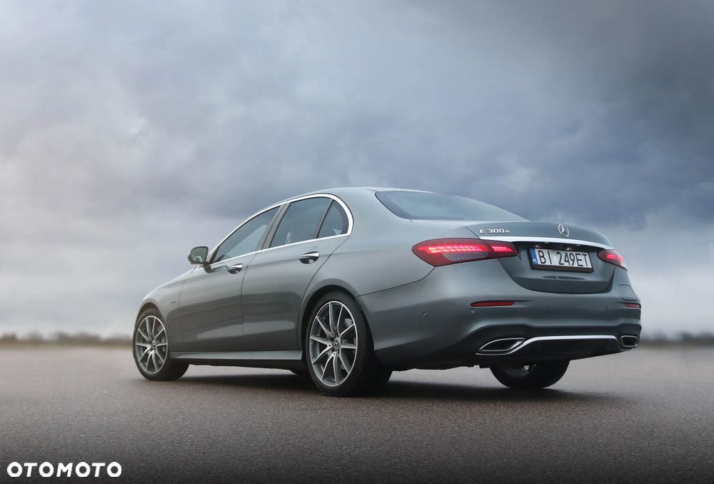 Mercedes-Benz Klasa E 300 Business Edition - 8