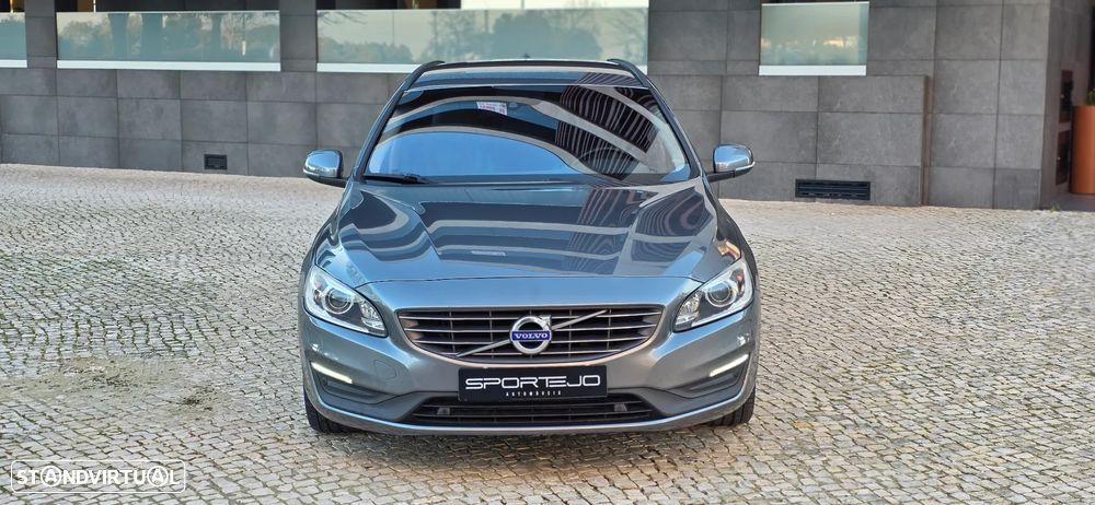 Volvo V60 2.0 D4 Momentum Geartronic - 4