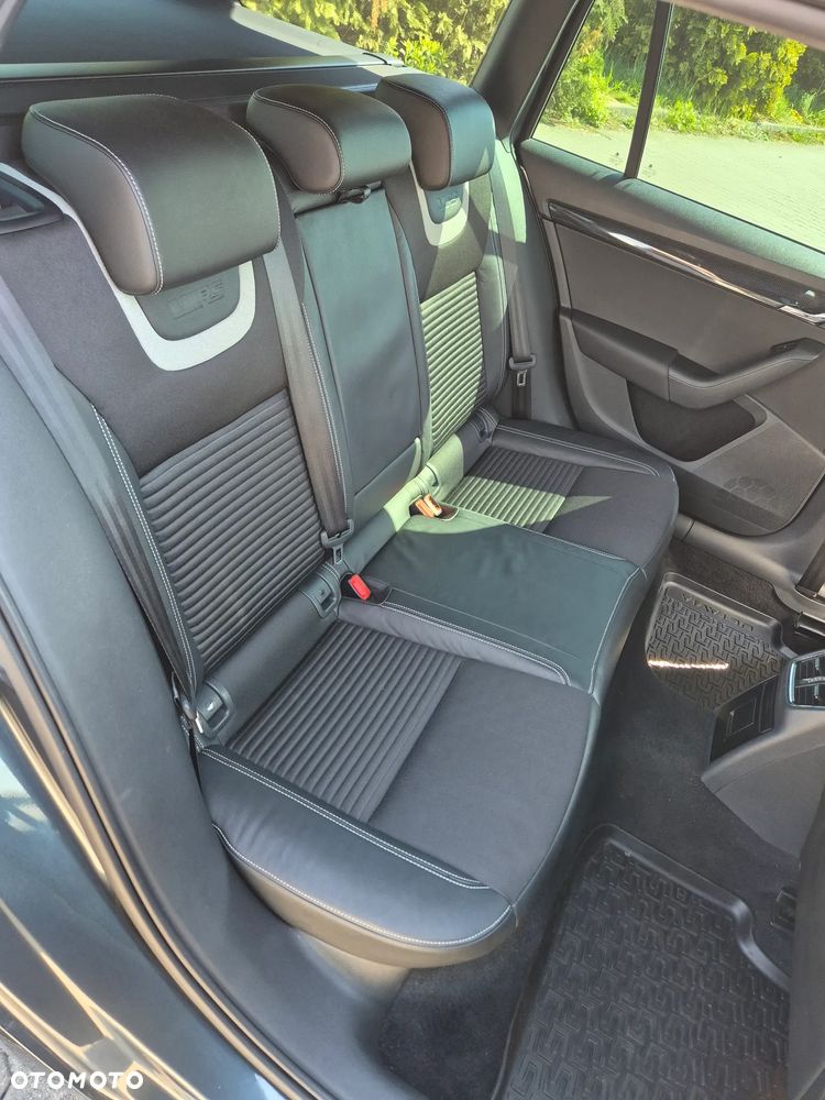 Skoda Octavia 2.0 TDI DSG RS - 15