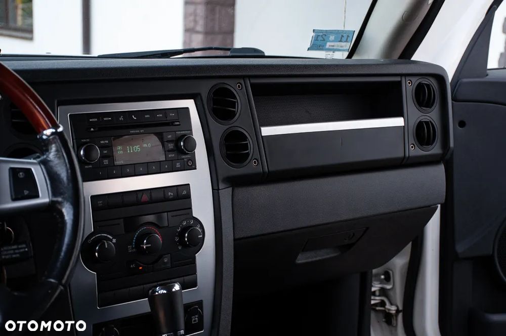 Jeep Commander - 37