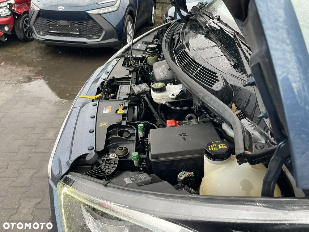 Ford Tourneo Custom - 13