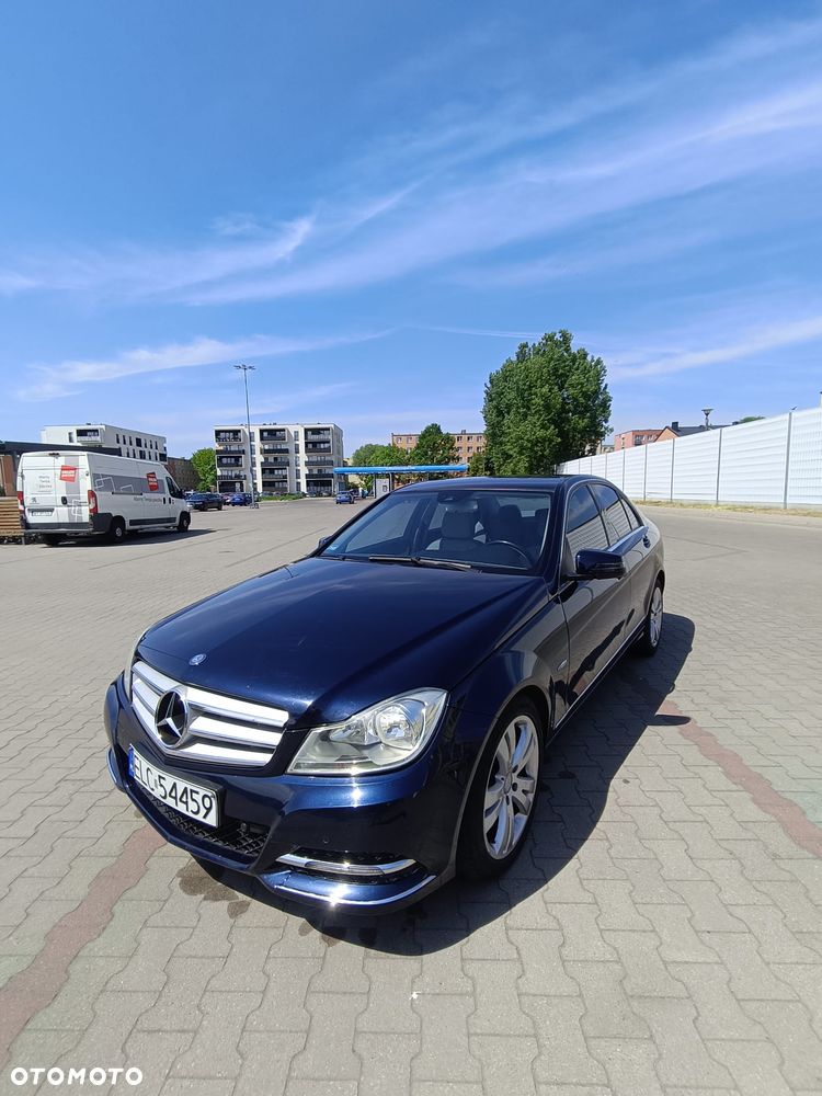 Mercedes-Benz Klasa C 180 CGI BlueEFFICIENCY Elegance - 2