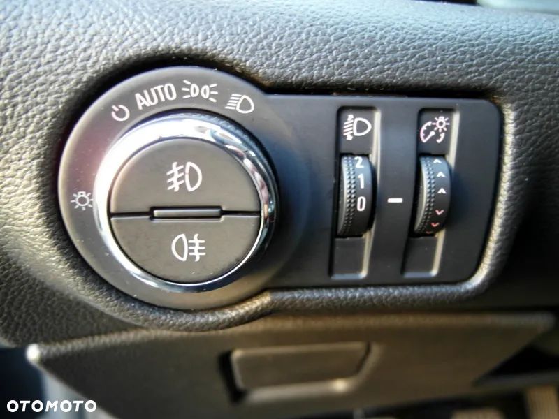 Opel Astra 1.4 Turbo Innovation - 28