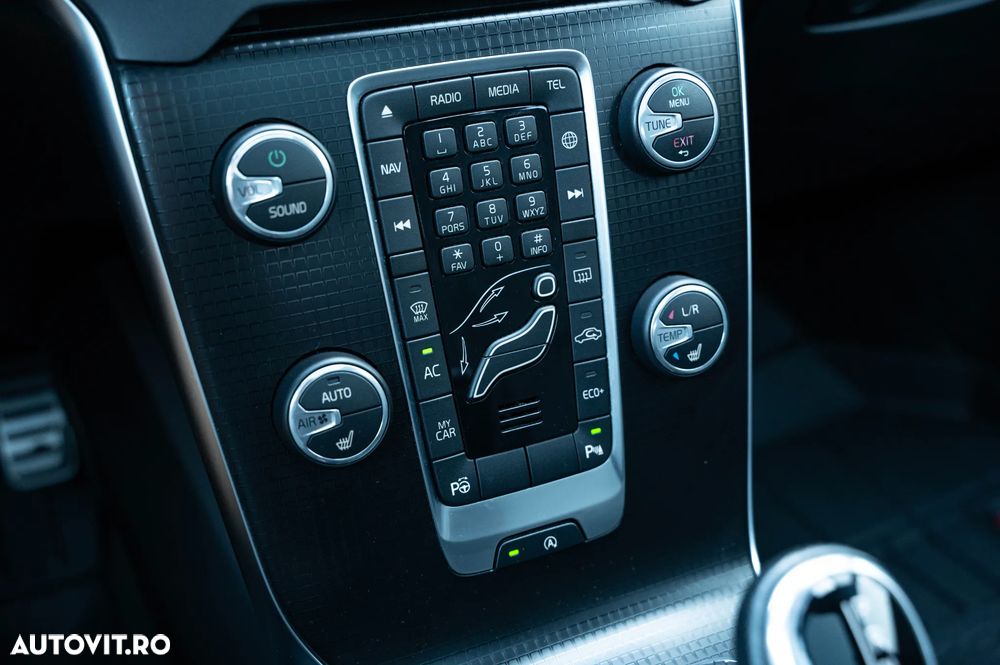 Volvo V40 T3 Geartronic RDesign - 21