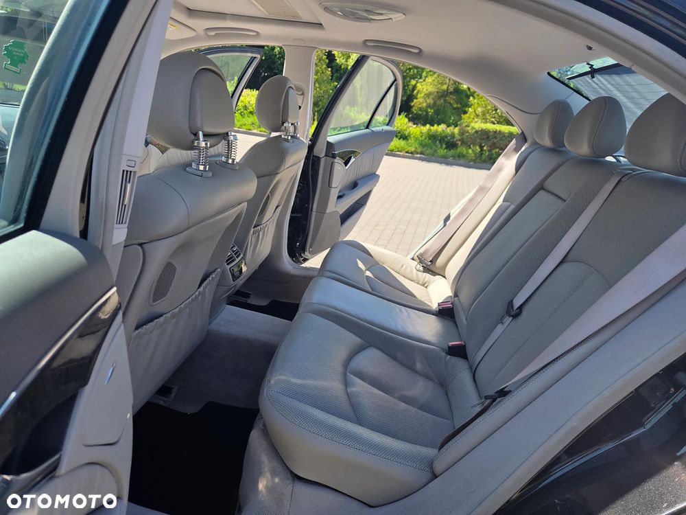 Mercedes-Benz Klasa E 500 4Matic Automatik Avantgarde - 28