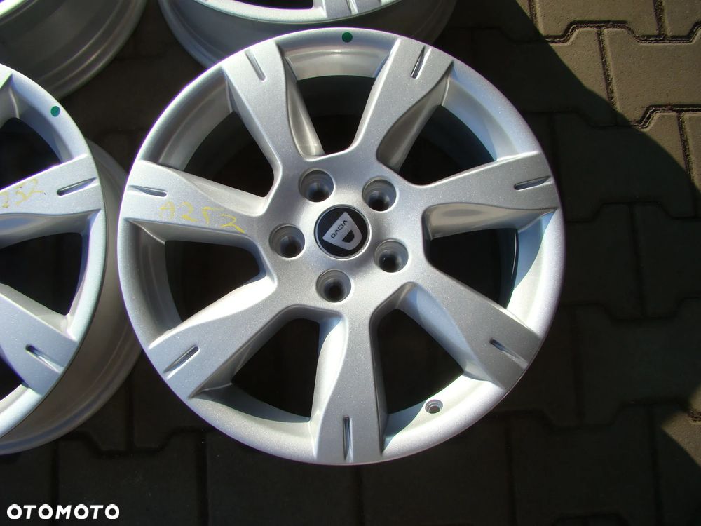 a252 5x114,3 Dacia Duster 7Jx17 niemontowane - 5