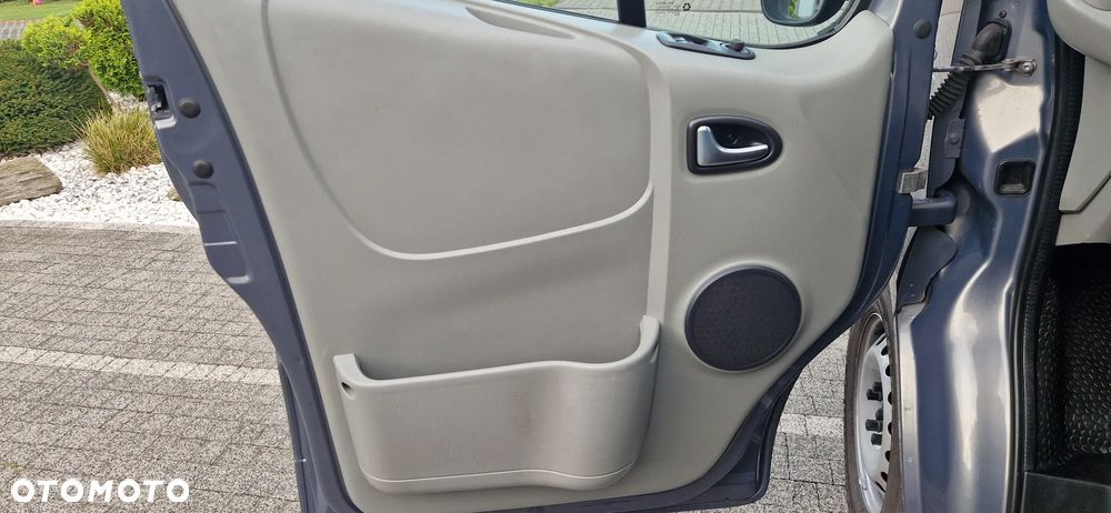Renault Trafic Grand Passenger Pack Clim - 11